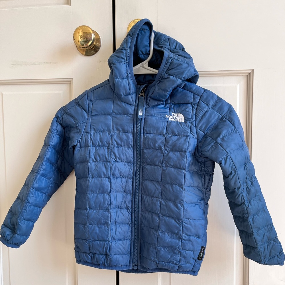 North face mid weight child jacket size 5